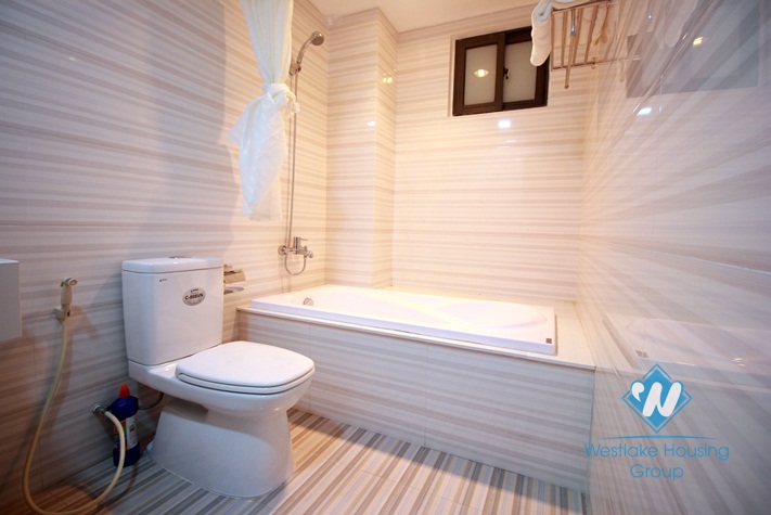 Lovely studio for rent in Hoang Hoa Tham street, near city center.